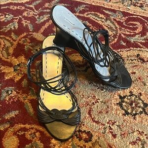 FIONI Clothing Black Strappy Mid-Heel Sandals